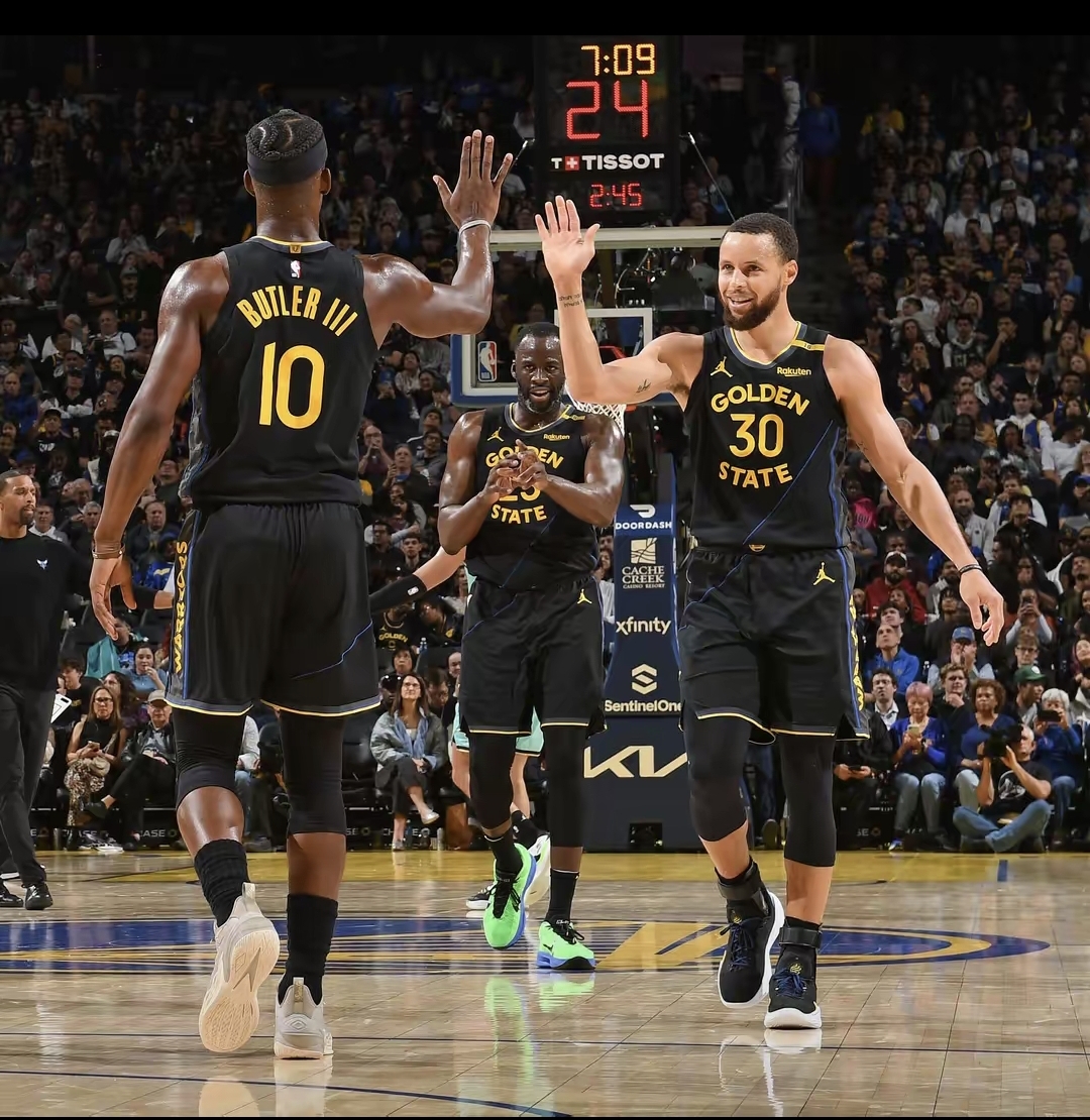 J9-库里重要时刻重返赛场，皇家马德里带队取胜！赛场气氛高涨的简单介绍